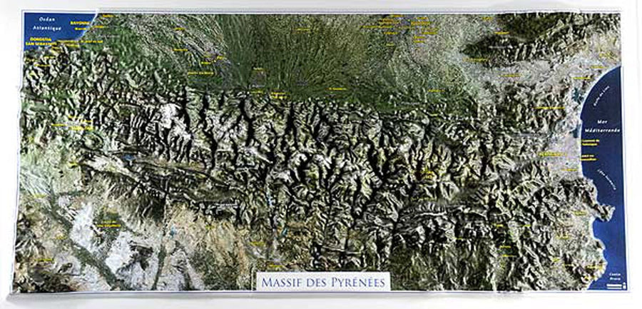 Carte en relief petit format - Massif des Pyrénées - Satellite - 31 X 42 cm carte relief petit format Reliefs Editions 
